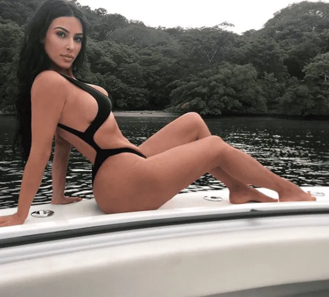 Kim Kardashian es famosa por tener un derrier prominente
