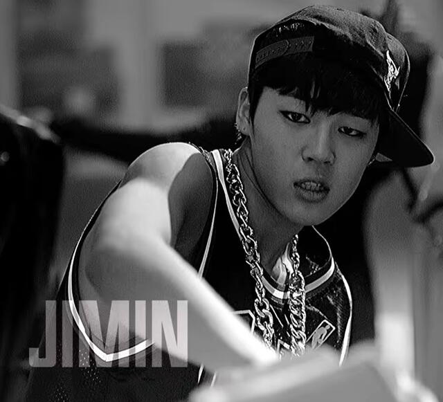 Jimin en su debut con BTS. Foto: captura LR/Hybe Labels   