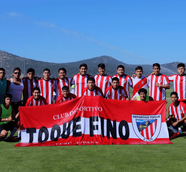 Equipo de fútbol de hombres Toque Fino. Foto: Instagram/deportivotoquefino   