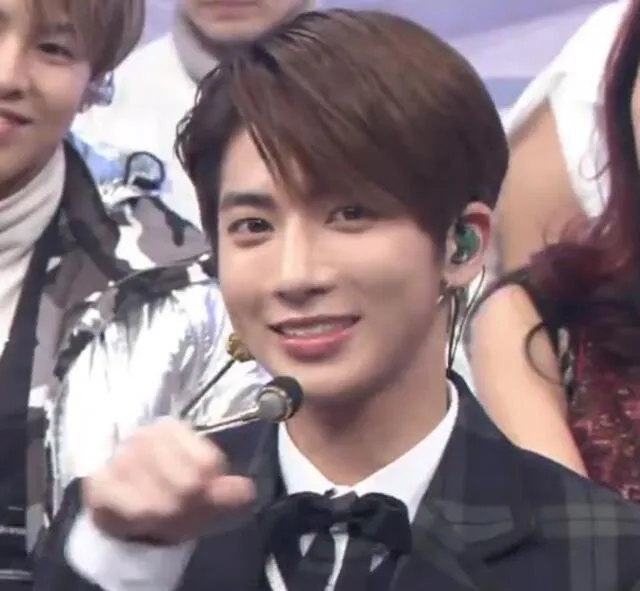 Kang Taehyun de TXT se robó la atención de los espectadores de 'Music Station'.