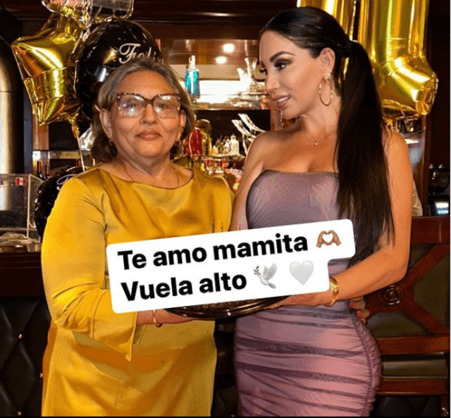 Paola Ruíz confirmó el fallecimiento de su madre. Foto: Instagram    