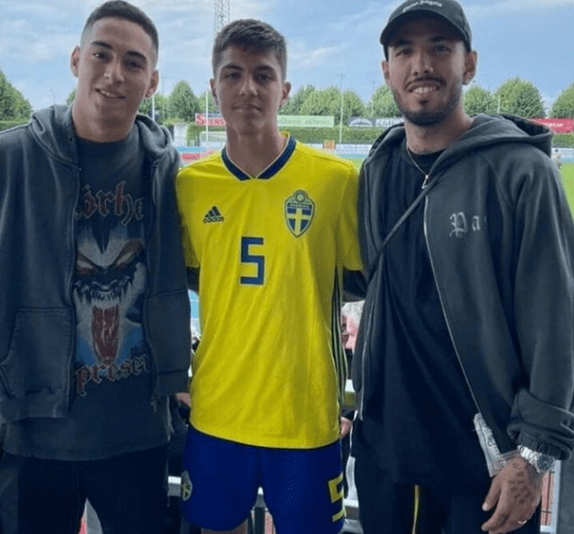 Matteo con Sergio Peña y Didier La Torre. Foto: Instagram