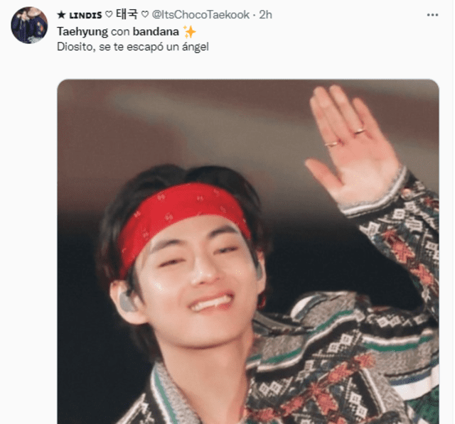 BTS, Taehyung bandana roja, PTD Seoul día 1