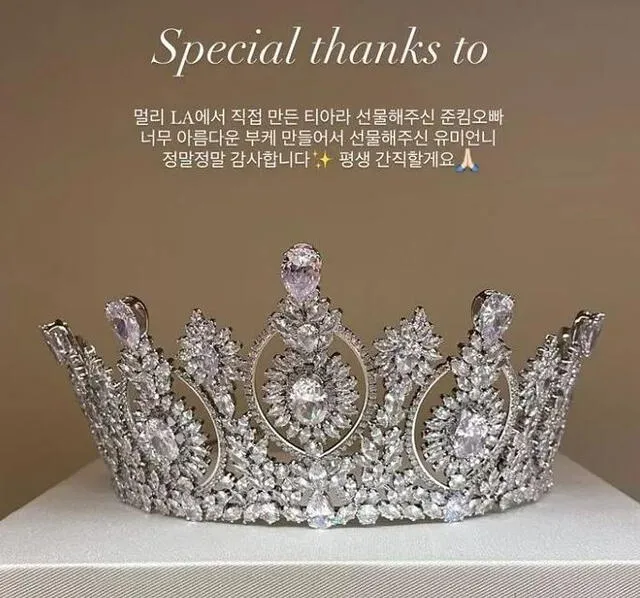 Tiara que usó Lee Da In en su boda. Foto: Instagram   