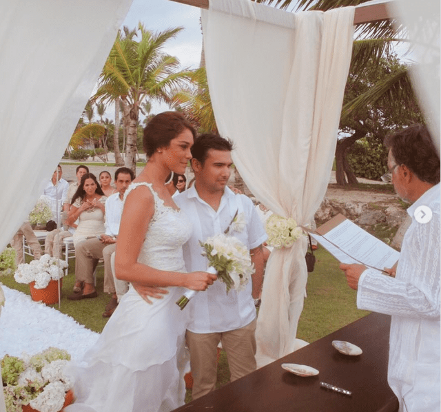  Así fue el matrimonio simbólico de Karen Schwarz y Ezio Oliva en Punta Cana. Foto: Instagram/KarenSchwarz    