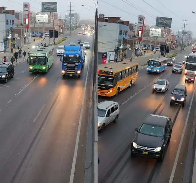 Desde tempranas horas de la mañana, se evidenció la presencia de buses.   