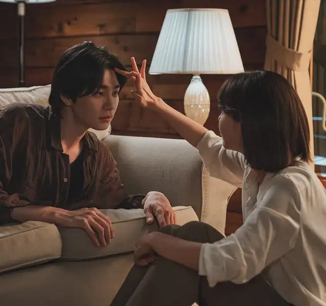 Choi Soo Young, de SNSD, y Kim Jae Young protagonizan el drama coreano 'Mi ídolo'. Foto: ENA Choi Soo Young, de SNSD, y Kim Jae Young protagonizan el drama coreano 'Mi ídolo'. Foto: ENA