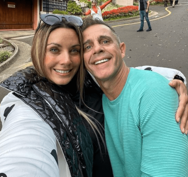 Brenda Carvalho y Julinho mantiene un romance de años, alejados de la polémica. Brenda Carvalho y Julinho mantiene un romance de años, alejados de la polémica.