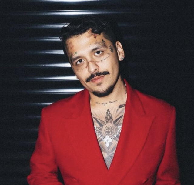   This is what Christian Nodal's face looked like when he had tattoos.  Photo: Instagram / Christian Nodal   