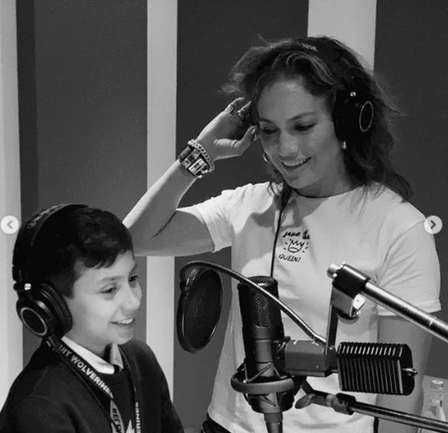Jennifer Lopez y su hijo Max.