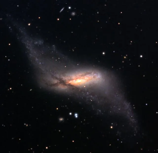 NGC 660 es la galaxia de anillo polar más conocida. Foto: Jschulman555   
