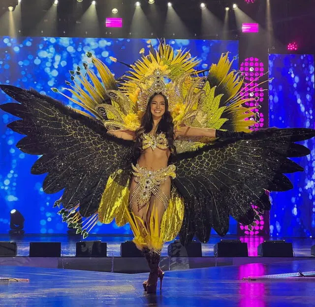 Valeria Flórez en su traje típico durante el desfile de traje típico de Miss Perú 2022.
