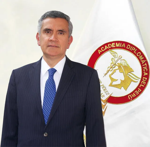 Julio Garro Gálvez es el actual director de la Academia Diplomática del Perú. Foto: ADP   
