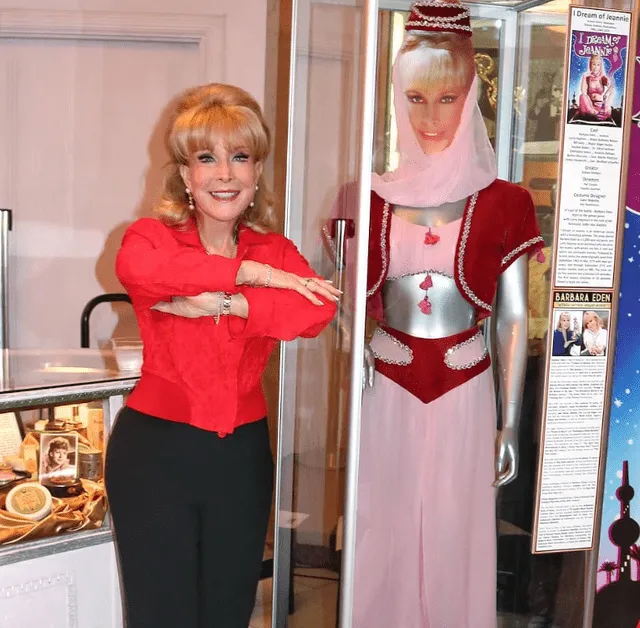 Bárbara Eden deslumbró con su belleza durante las 5 temporadas de "Mi bella genio". Foto: Barbara Eden/Instagram    