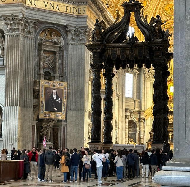 La imagen de Mama Antula ya se encuentra en las instalaciones de la Basílica de San Pedro, el Vaticano. Foto: @AgenciaTelam/Twitter   