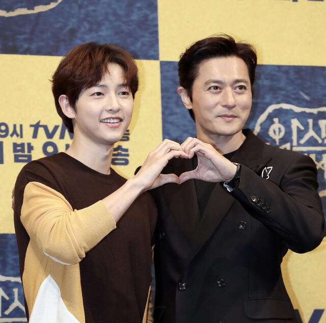 Heechul le brindó su apoyo a Sulli, al recomendar a sus seguidores que vayan al cine a ver su película "Real" junto al actor Kim Soo Hyun.