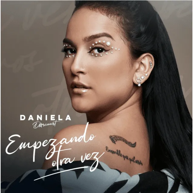 Daniela Darcourt ha sido nominada a los Premios Juventud por su disco "Empezando otra vez". Foto: Amazon   
