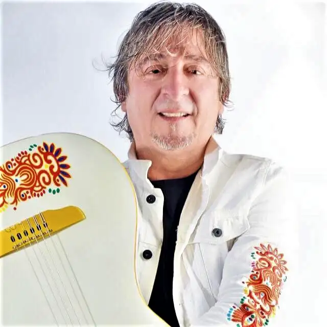 Pelo D´Ambrosio. Pelo D´Ambrosio.