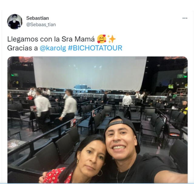 Fan llevó a su madre a concierto de Karol G luego de que la 'Bichota' le regalara entradas.