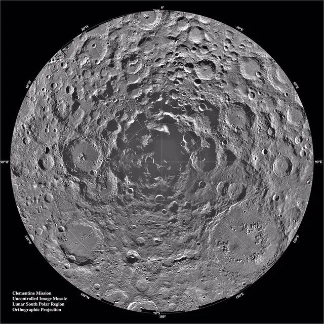 Imagen en mosaico de la superficie lunar. Foto: NASA