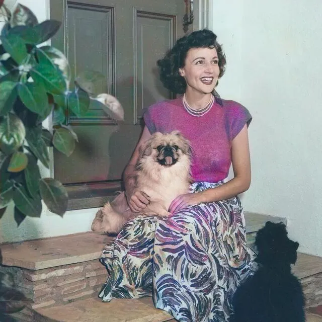"He sido un amante de las mascotas toda mi vida", escribió la actriz como descripción de esta fotografía suya. Foto: Instagram/Betty White