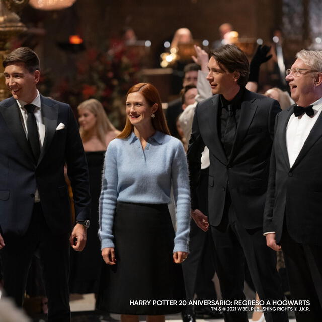Bonnie Wright (Ginny Weasley), Oliver Phelps (George Weasley) y James Phelps (Fred Weasley). Foto: HBO Max Latinoamérica