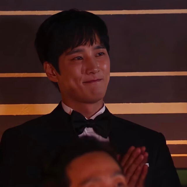 Ahn Bo Hyun en los Blue Dragon Series Awards. Foto: captura/Live Ahn Bo Hyun en los Blue Dragon Series Awards. Foto: captura/Live