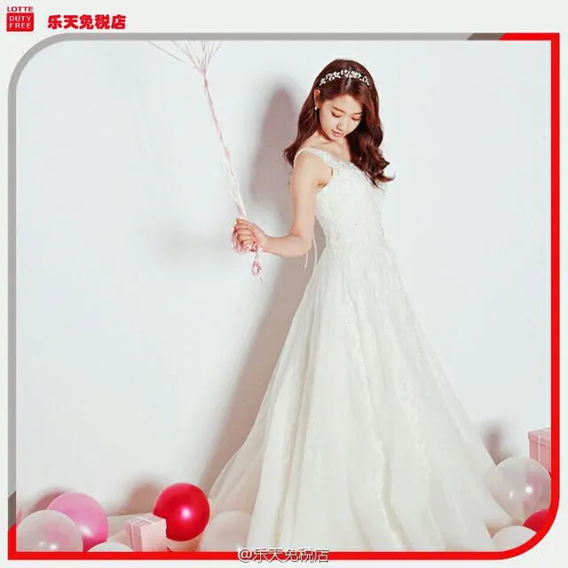 Park Shin Hye para Lotte Duty Free. Foto: Naver