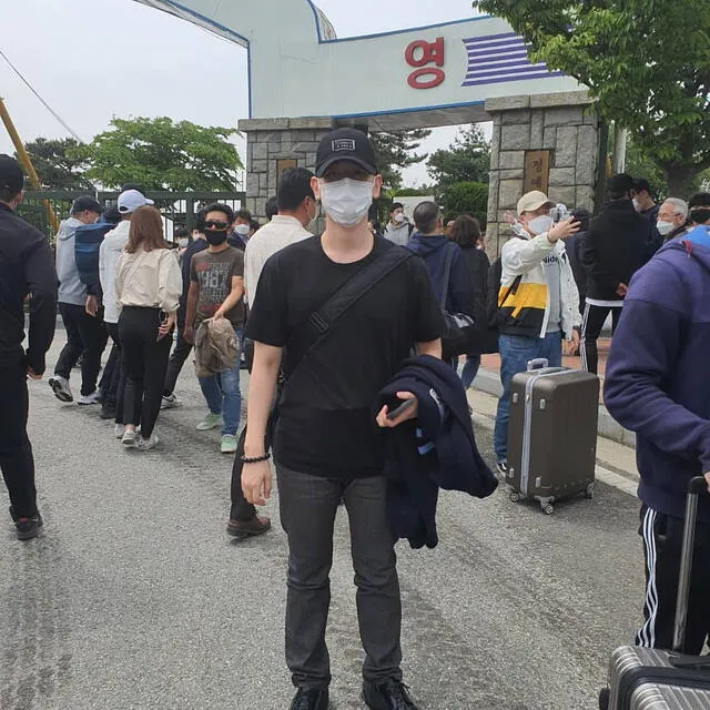 Baekhyun ingresa a su sede de entrenamiento. Foto: Instagram