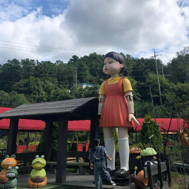 La muñeca está ubicada en Jincheon, un área rural al norte de Seúl, Corea del Sur. Foto: Instagram/@gudgotogudgo (Vía Insider)