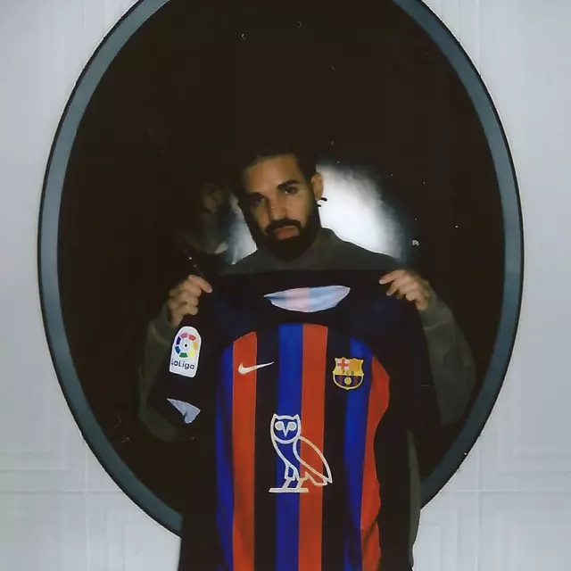 FB Barcelona ya tuvo el logo de Drake en la camiseta