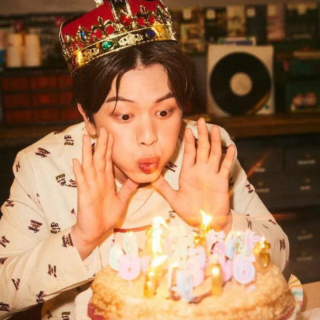 Fotografía de Sungjae que acompaña a su carta de despedida para su fandom Melody. Instagram, 3 de mayo, 2020.