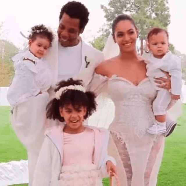 Beyoncé con Jay-Z y sus tres hijos.