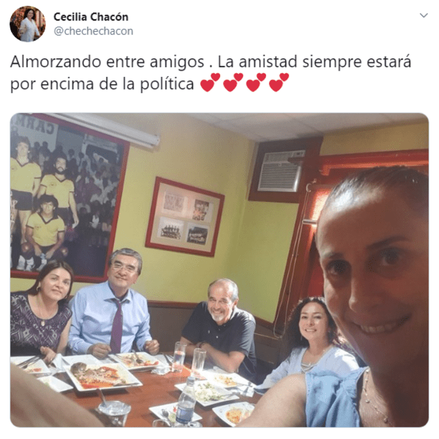 Tuit de Cecilia Chacón.