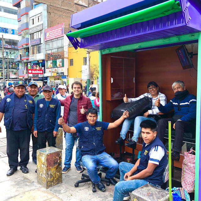 El proyecto de Gian Piero Mubarak ha beneficiado lustra botas y emolienteros en Lima. Foto: Gian Piero Mubarak/Instagram    