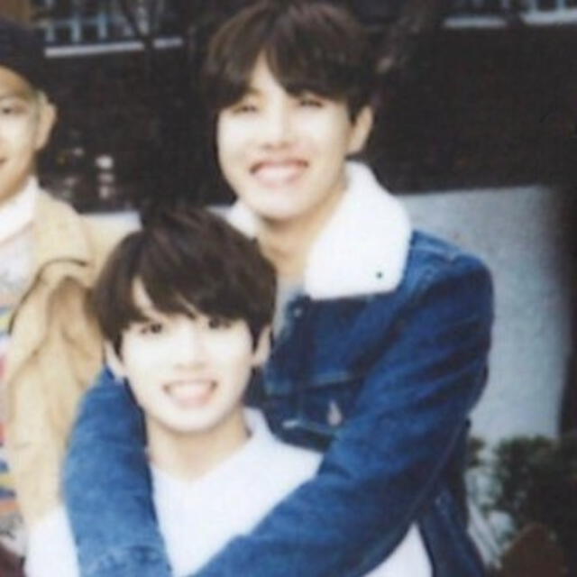 J-Hope y Jungkook como integrantes de BTS. Foto: BIGHIT   