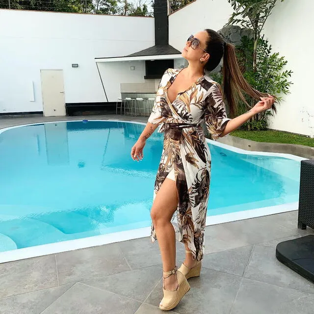 Melissa Klug en su piscina. Foto: Instagram    