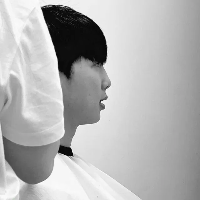  Namjoon estrena corte de cabello. Foto: Instagram/rkive  
