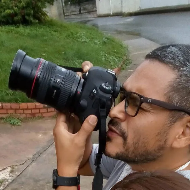 Guillermo es cofundador de la agencia de fotografía Guetto. Foto: Proyecto Museológico/Instagram