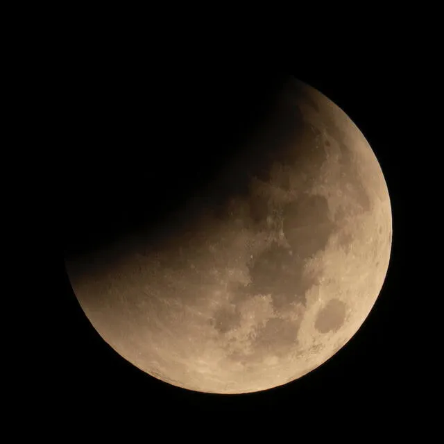  Durante un eclipse parcial, solo un porcentaje de la superficie lunar es ensombrecido por la Tierra. Foto: Pexels   