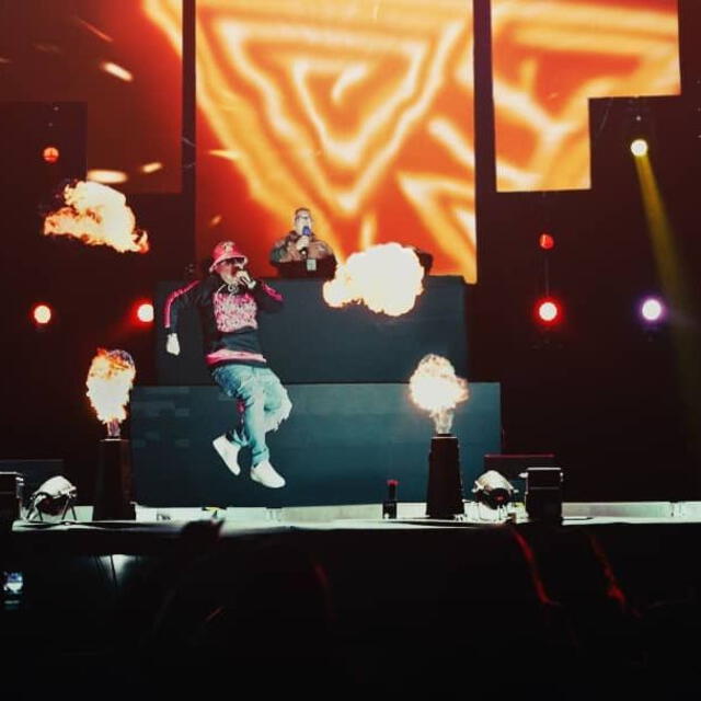 Kalé cantó en el concierto que brindó Daddy Yankee en Perú. Foto: Instagram    