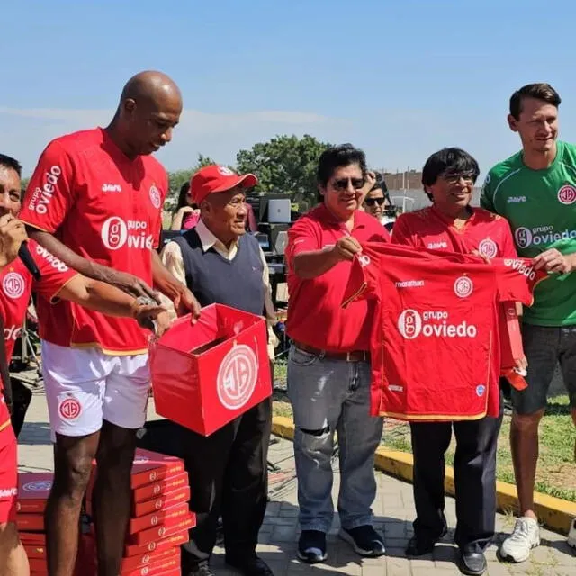 Edwin Oviedo participó de la ceremonia. Foto: Instagram 'Cuto' Guadalupe   