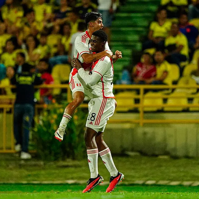 Víctor Guzmán celebrando su gol con Perú ante Colombia en un amistoso sub-23. Foto: La Bicolor   