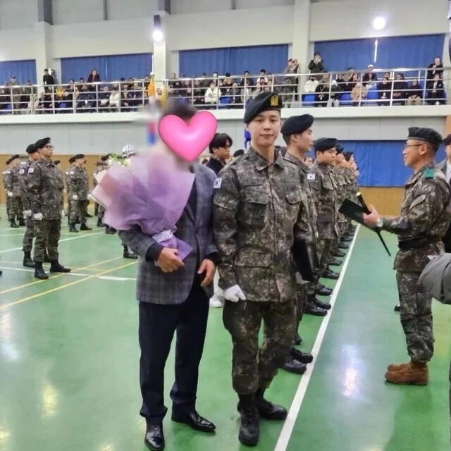  Jimin, de BTS, en su graduación del entrenamiento básico militar. Foto: magnate_official_/Instagram    
