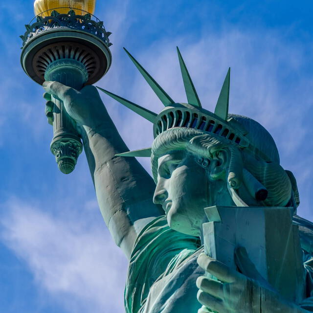 La Estatua de la Libertad se ubica en la isla de la Libertad al sur de la isla de Manhattan, junto a la desembocadura del río Hudson. Foto: Admagazine   