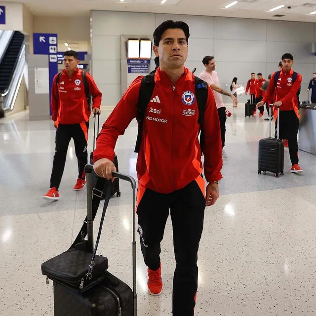 Así fue la llegada de los jugadores chilenos a Estados Unidos. Foto: ANFP   