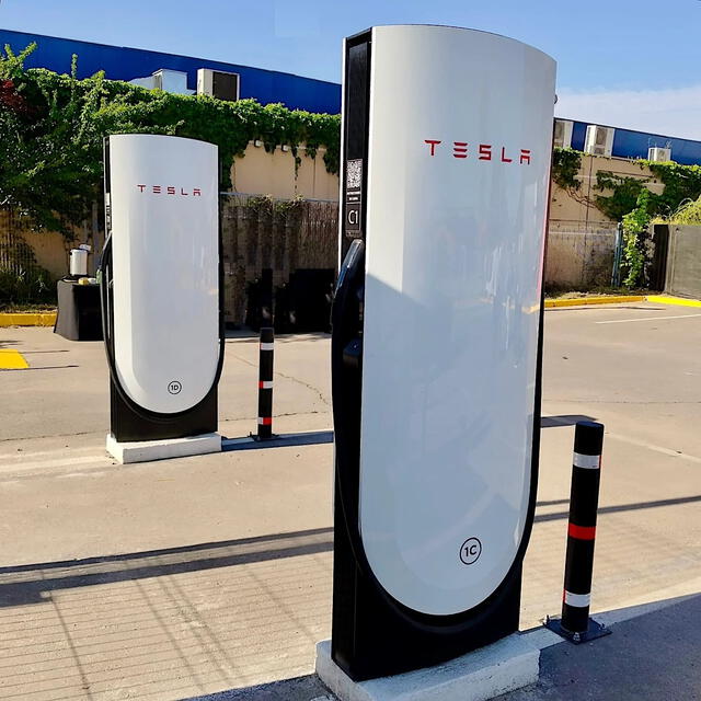 Tesla comenzó la operación de los primeros 'Superchargers' en Sudamérica, ubicados en Chile. Foto: RutaMotor.   