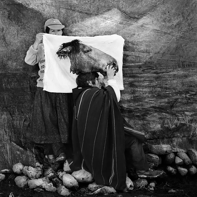  "Hombre con cabeza de caballo" (1996). Foto: Javier Silva Meinel.   