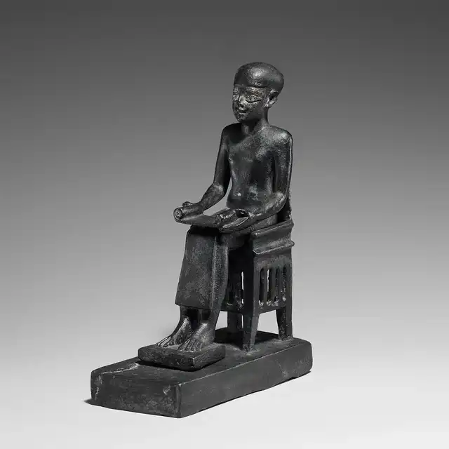 Estatua de Imhotep sentado. Foto: Museo Metropolitano de Arte / Wikimedia