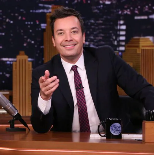 Jimmy Fallon es conductor del programa The Tonight Show, uno de los espectáculos nocturnos más populares en los Estados Unidos.